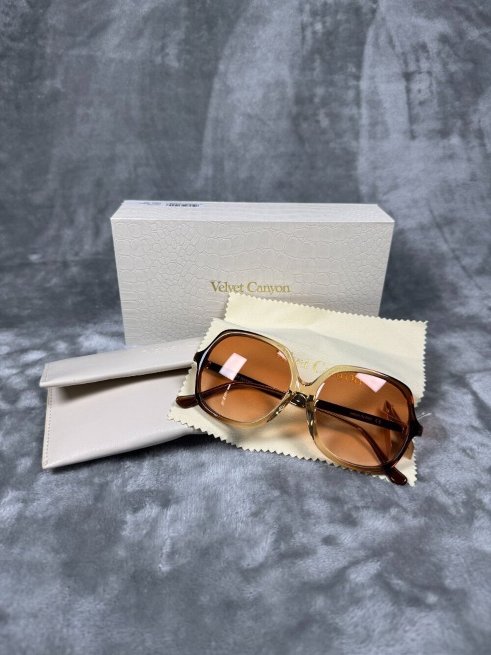 Velvet Canyon Lucky Sevens retro boho peach Sunglasses Gradient Brown Lenses Ace